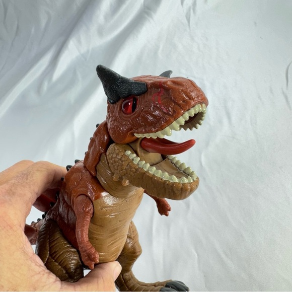 Mattel 2018 Imaginext Jurassic World Carnotaurus Lunging Dinosaur Action Figure - Picture 4 of 5